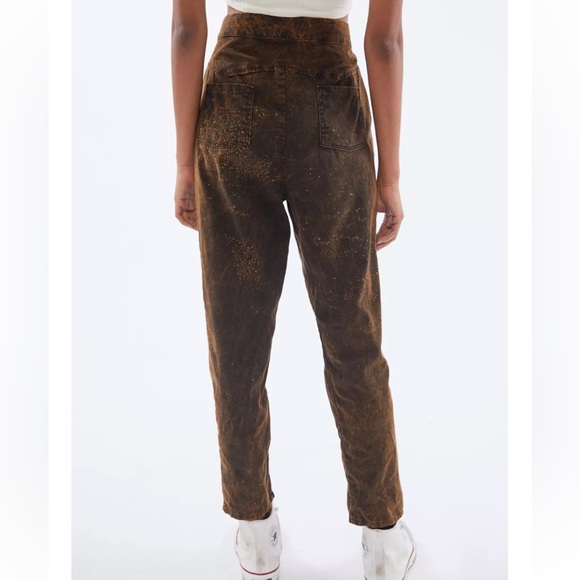 Urban Renewal Remnants Acid Wash Twill Pant S brown pleated pockets NWT - Picture 3 of 15